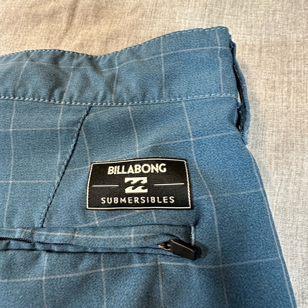Men’s Billabong Submersible Blue Grid Pattern Shorts - Picture 4 of 11